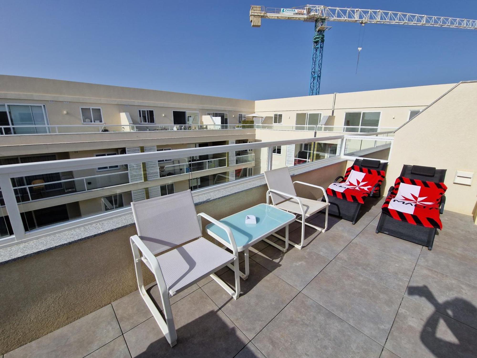 Sea View New Penthouse Terrace & Garage Parking Apartamento St. Paul's Bay Exterior foto