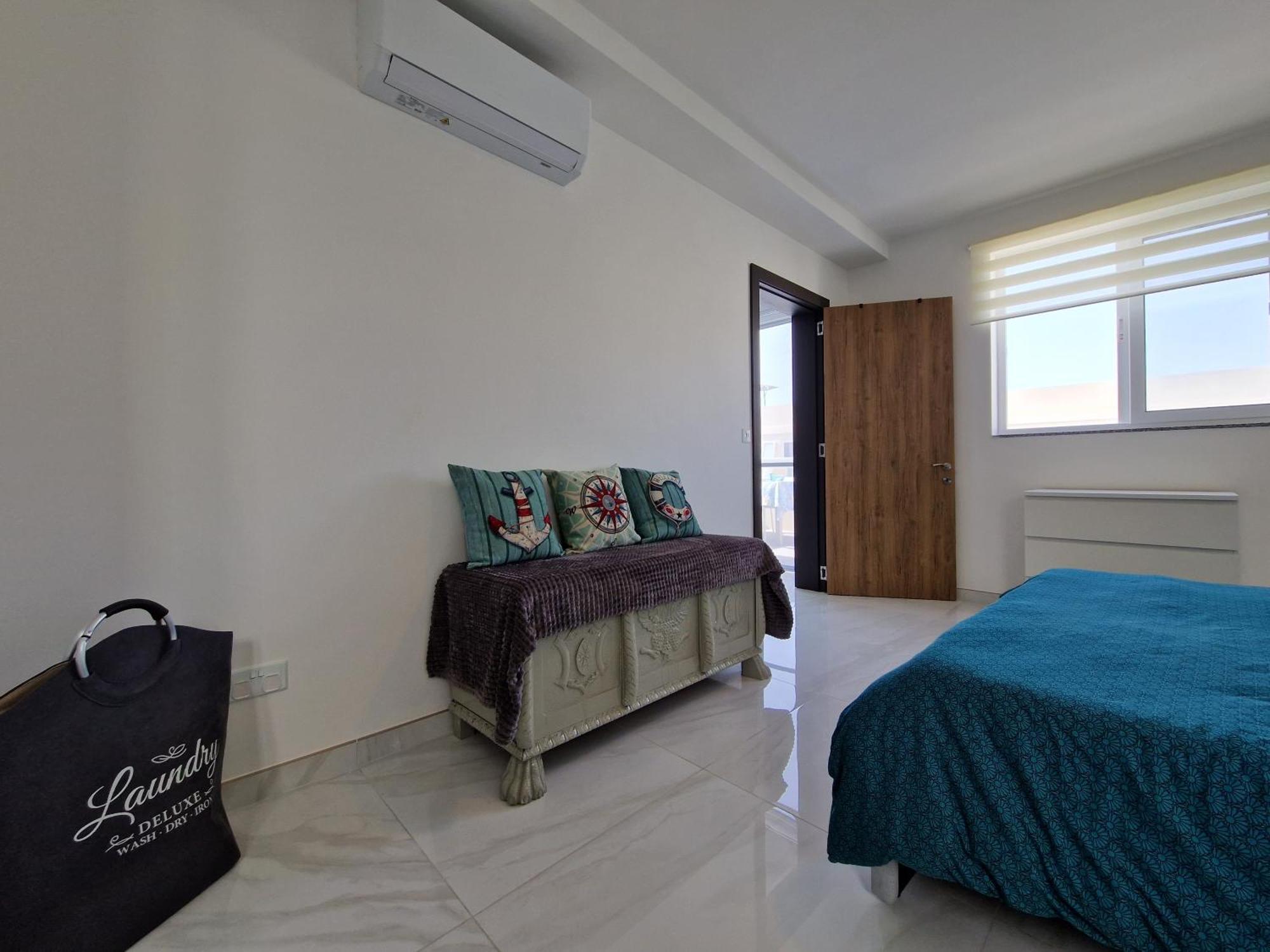 Sea View New Penthouse Terrace & Garage Parking Apartamento St. Paul's Bay Exterior foto